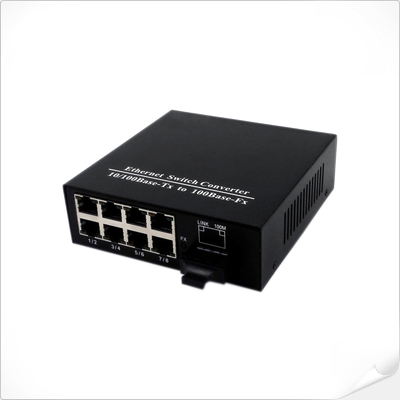 Switch Ethernet 8 porte 10/100Base-TX + 1 porta 100Base-FX in fibra ottica