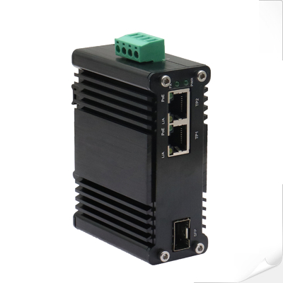 Mini Industrial 1-Port 100/1000X SFP a 2-Port 10/100/1000T 90W PoE++ Media Converter